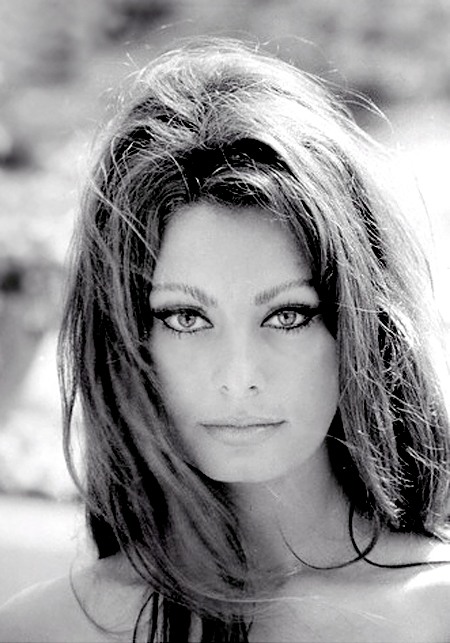 La mirada felina de Sophia Loren - Foto: http://lasaficionesdelvaron.blogspot.com.es/