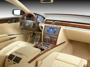 Interior de un Phaeton - Foto: www.deutsche-auto.ru/