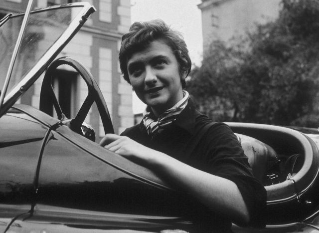 Françoise Sagan al volante de su coche - Foto: www.forum-auto.com